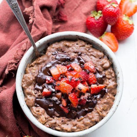 Chocolate Oats with Fresh Fruits, Nut Mix & Nut Butter