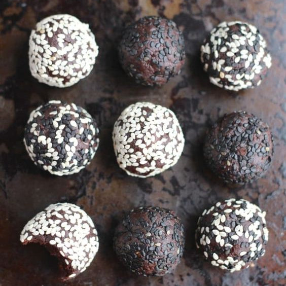 Cocoa Dates Sesame Balls